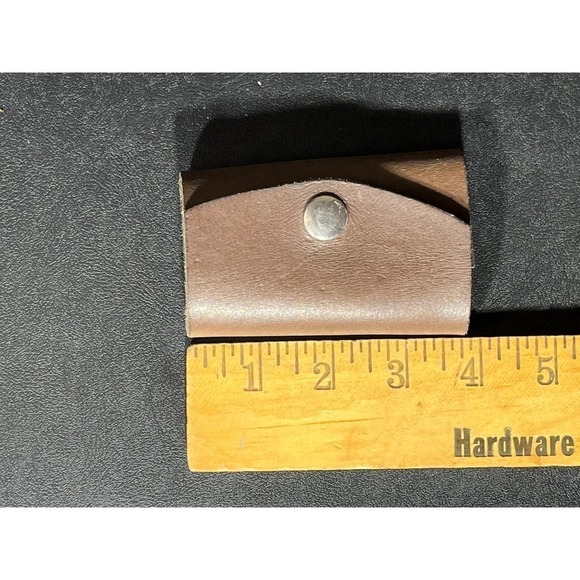 Vintage genuine leather button snap key holder. - Picture 4 of 5
